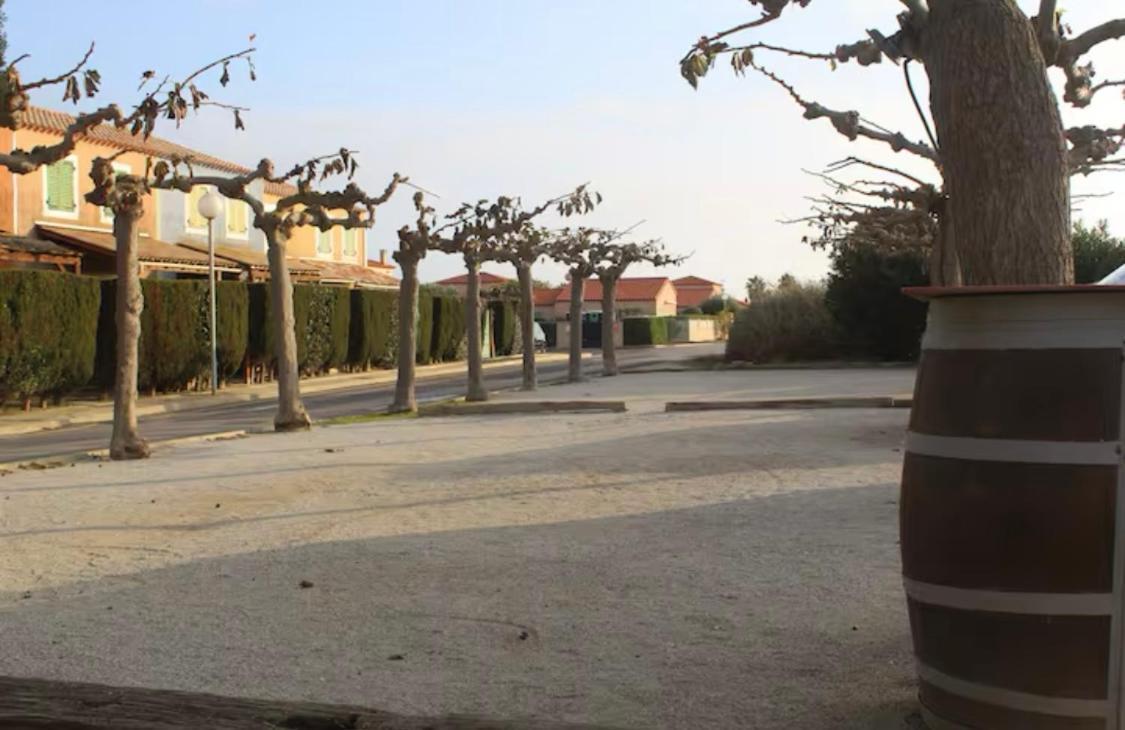 Belle Marina En Bord D'Etang Villa Le Barcares Exterior photo