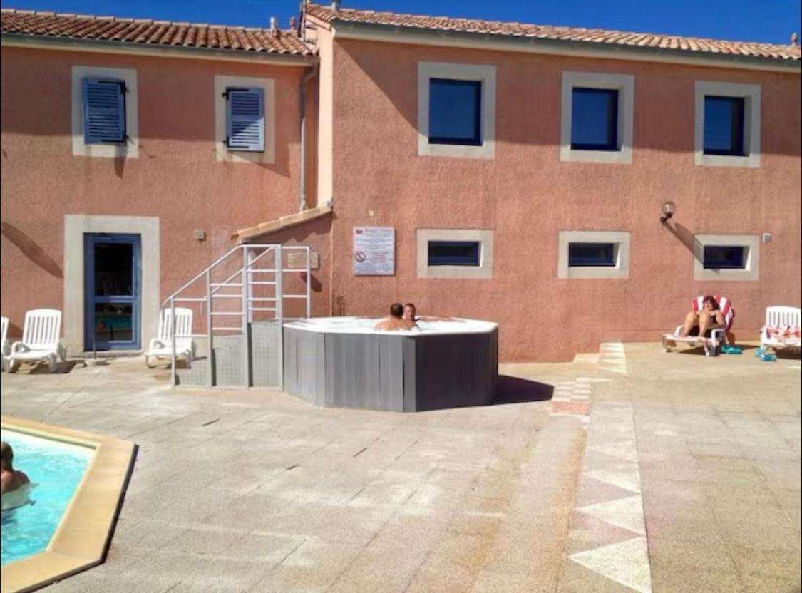 Belle Marina En Bord D'Etang Villa Le Barcares Exterior photo